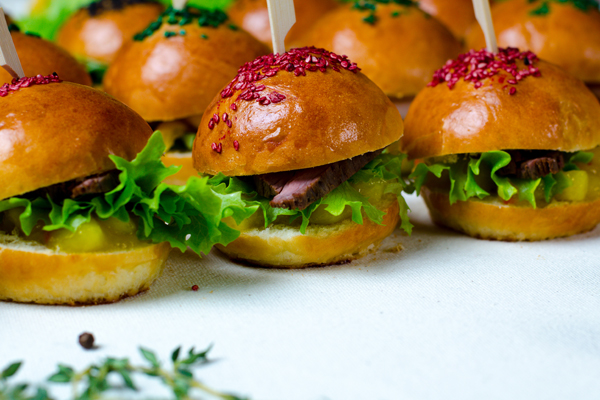 fingerfood-catering-muenchen-mini-brioche-unikorn-catering-events