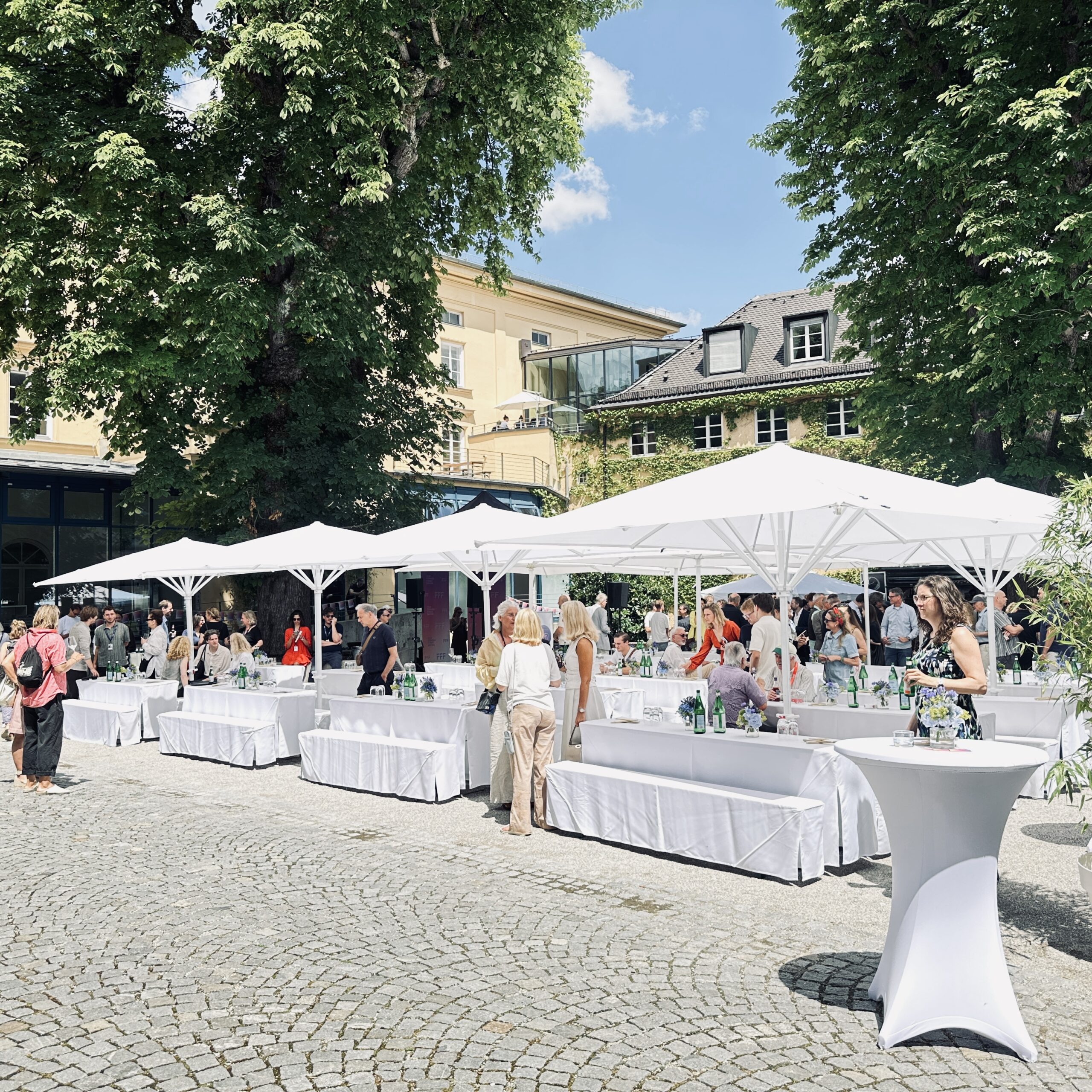 praterinsel-eventlocation-muenchen-unikorn-catering-muenchen-gruener-innenhof praterinsel-eventlocation-muenchen-unikorn-catering-muenchen-gruener-innenhof